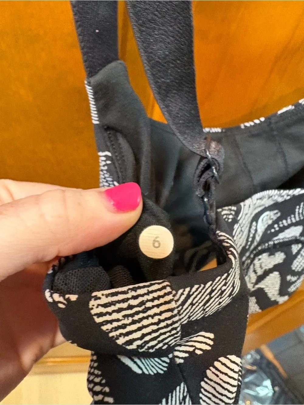 Lululemon Women’s Both Way Bra Size 6 Mini Wrap White Black